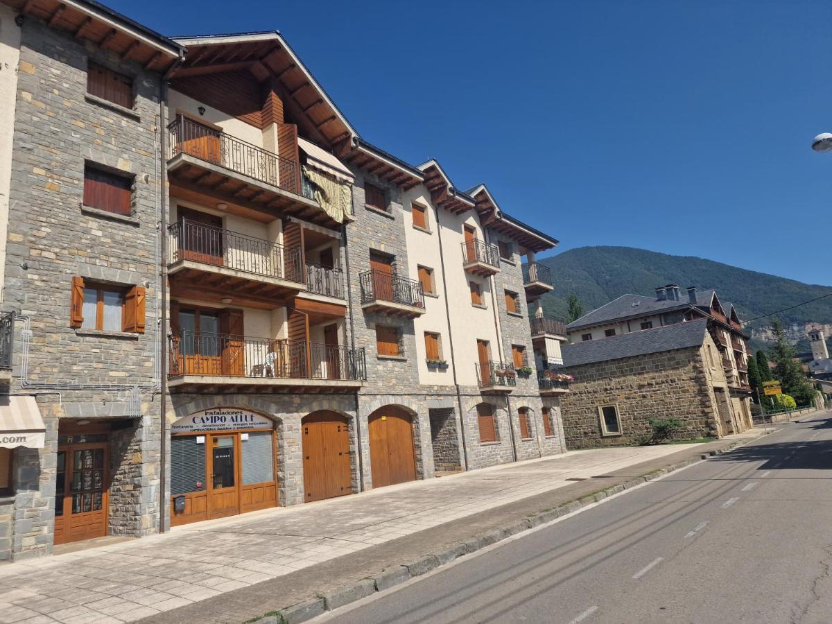 Valdi-Biescas Apartment Екстериор снимка