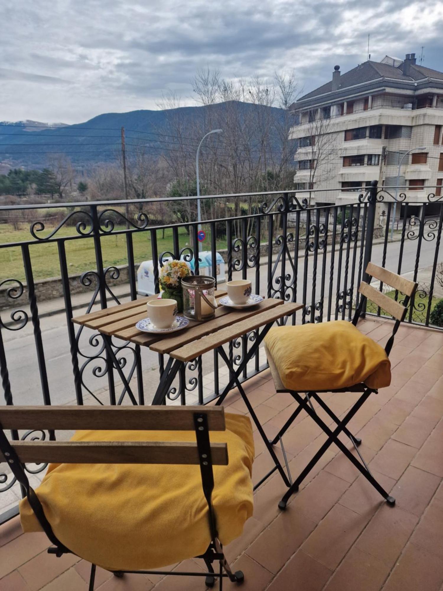 Valdi-Biescas Apartment Екстериор снимка